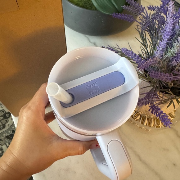 Stanley Dew Drop Quencher H2.0 Tumbler 30 Oz - Picture 4 of 4